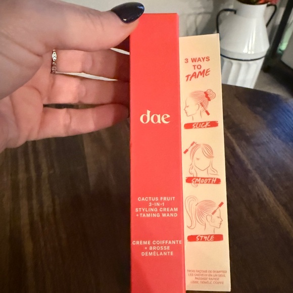 Dae Cactus Fruit 3-in-1 Styling Cream + Taming Wand - Picture 1 of 6